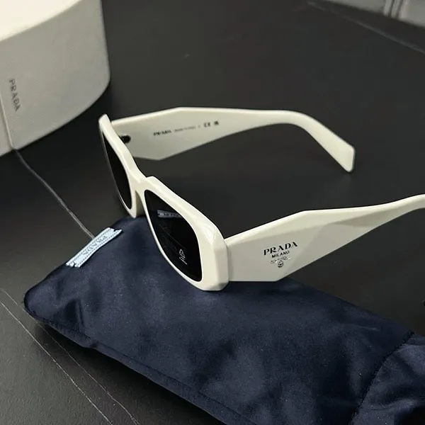 Kính Mát Nữ Prada Milano Geometric Design White 0PR 17WSF 1425S0 Màu Trắng Xám