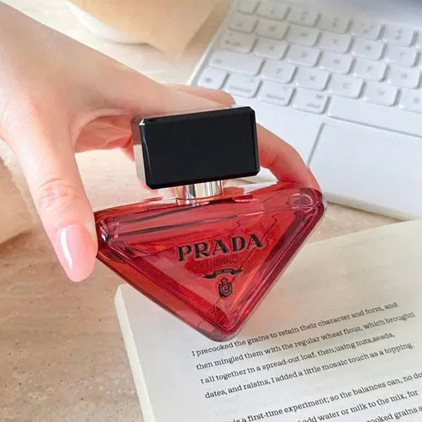 Nước Hoa Cho Nữ Prada Paradoxe Radical Essence Parfum 90ml