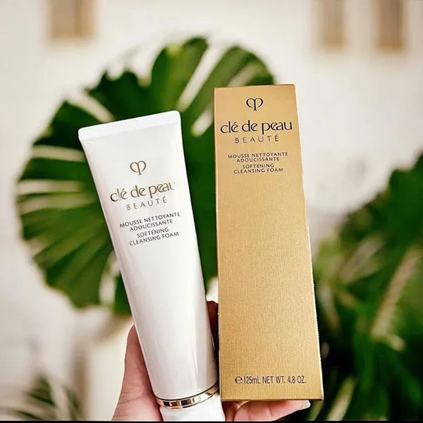 Set Sữa Rửa Mặt Clé De Peau Softening Cleansing Foam 125ml + Son Dưỡng Beauté Lip Glorifier N2 Red Màu Đỏ Hồng