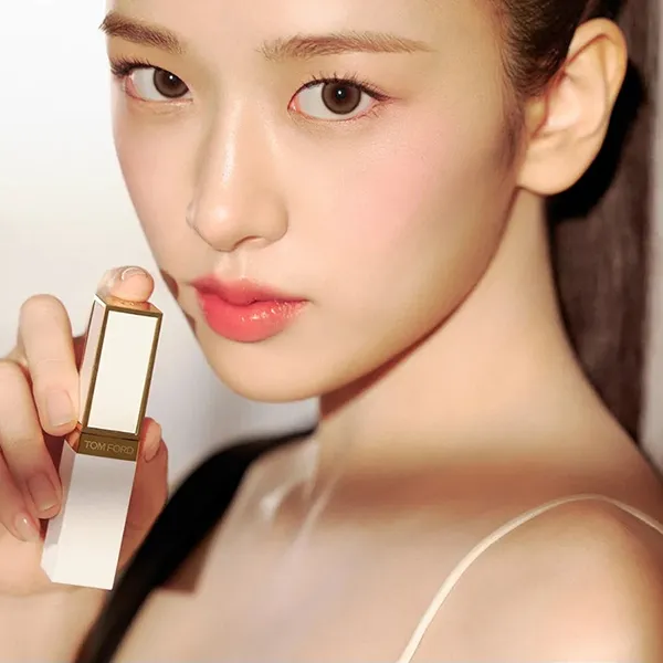 Son Dưỡng Tom Ford Soleil Tinted Lip Glow 06 Golden Hour Màu Nude Hồng Ấm