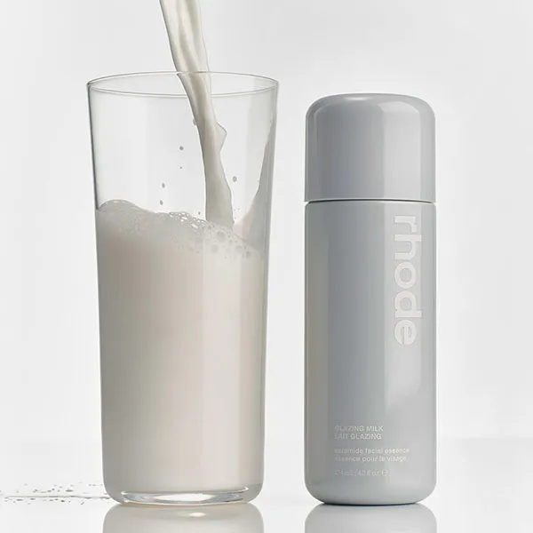 Sữa Dưỡng Ẩm Da Rhode Glazing Milk 124ml