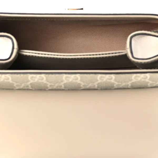 Túi Đeo Chéo Nữ Gucci GG Supreme Monogram Azalea Calfskin Mini Horsebit 1955 Top Handle Flap Bag Beige Mystic White Oatmeal Màu Be