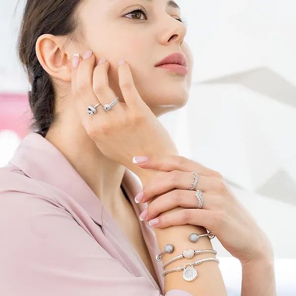 Vòng Đeo Tay Nữ Pandora Open Bangle Charm Bracelet With Clear Cubiz Ziconia 596438CZ Màu Bạc Size 16