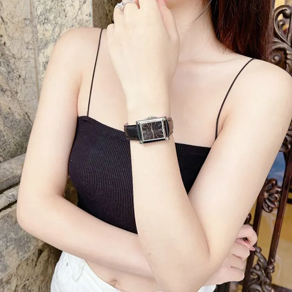 Đồng Hồ Đôi Gucci 138 Rectangle Watch Màu Đen
