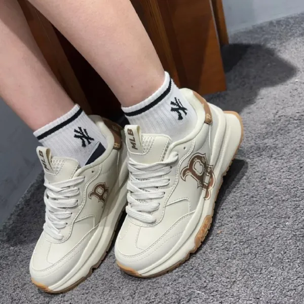 Giày Thể Thao MLB Korea Chunky Runner Classic Monogram Boston Red Sox Brown 3ASHCRM3N-43BRS Màu Trắng Size 230