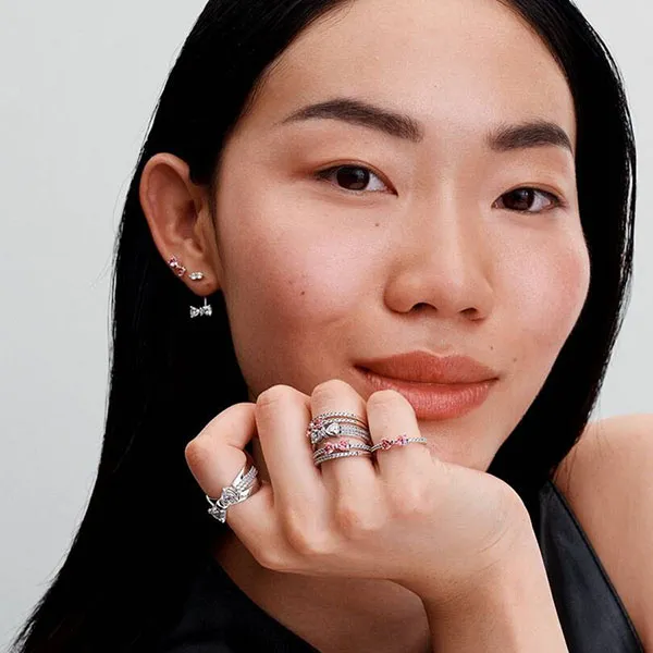 Khuyên Tai Nữ Pandora Sparkling Bow Drop Earrings 293543C01 Màu Bạc Trắng