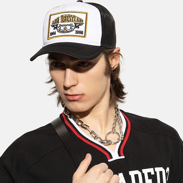 Mũ Dsquared2 Arm Wrestling BCM0904 01Y00291 M4113 Màu Đen Trắng