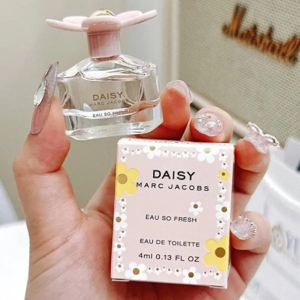 Nước Hoa Nữ Marc Jacobs Daisy Eau So Fresh EDT Mini 4ml Thơm Dịu Dàng