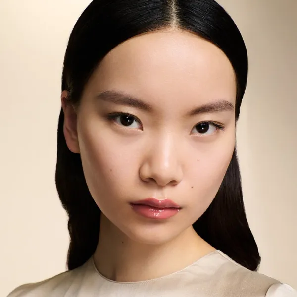 Son Kem Dưỡng Bóng Prada Reflection Glossy Liquid Balm P258 Blushwear Màu Hồng Nude