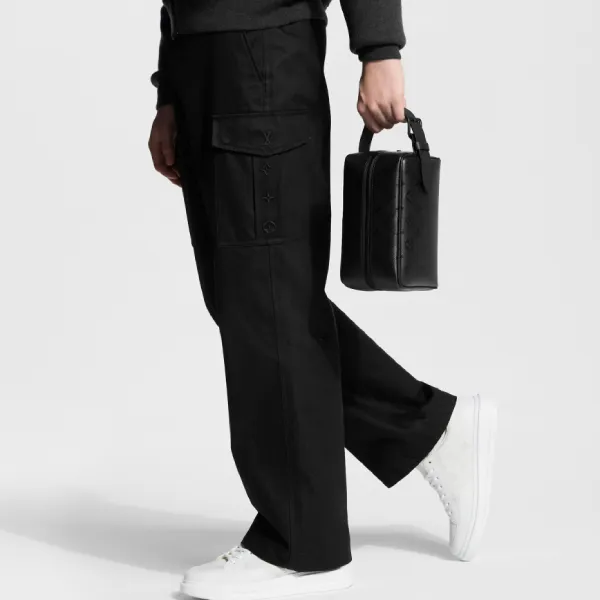 Túi Cầm Tay Nam Louis Vuitton LV Locker Dopp Kit M26810 Màu Đen