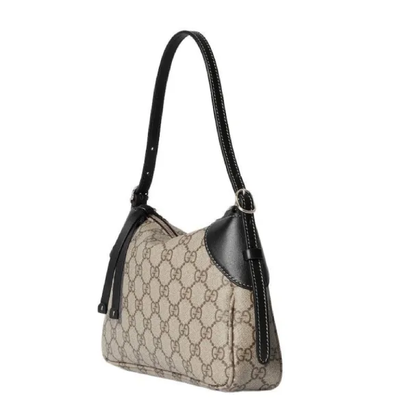 Túi Đeo Vai Nữ Gucci GG Emblem Smal Shoulder Bag Màu Đen Phối Be