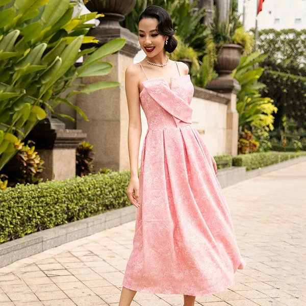 Váy Gấm Hai Dây Nữ F2 Fashion & Freedom Starry Nights D782-H-S-1223 Màu Hồng Size S