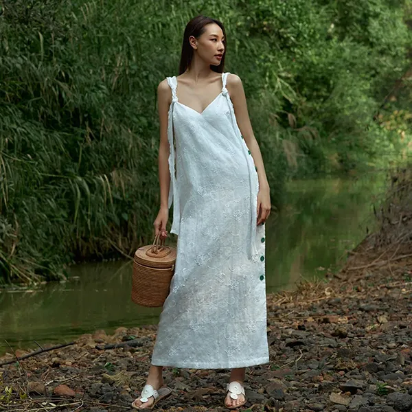 Váy Hai Dây Nữ F2 Fashion & Freedom Into The Wood D438-THN-S-0524 Màu Trắng Size S