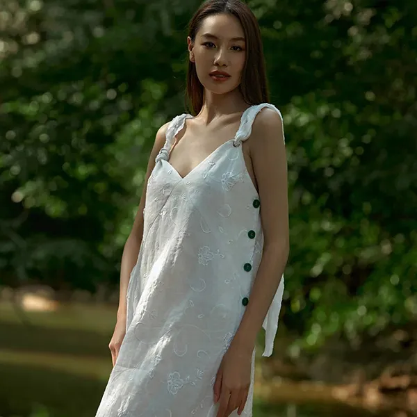 Váy Hai Dây Nữ F2 Fashion & Freedom Into The Wood D438-THN-S-0524 Màu Trắng Size S
