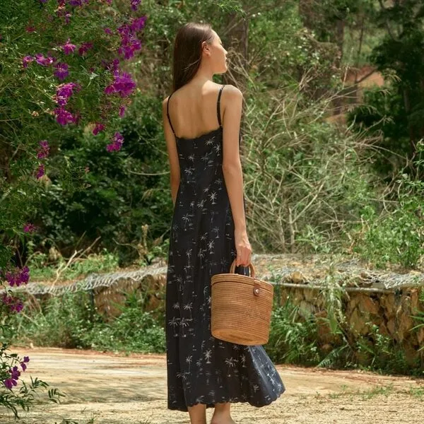 Váy Liền Nữ F2 Fashion & Freedom Blue Linen Dress With Into The Wood Pattern D803-XDHT-S-0524 Màu Xanh Đen Size S