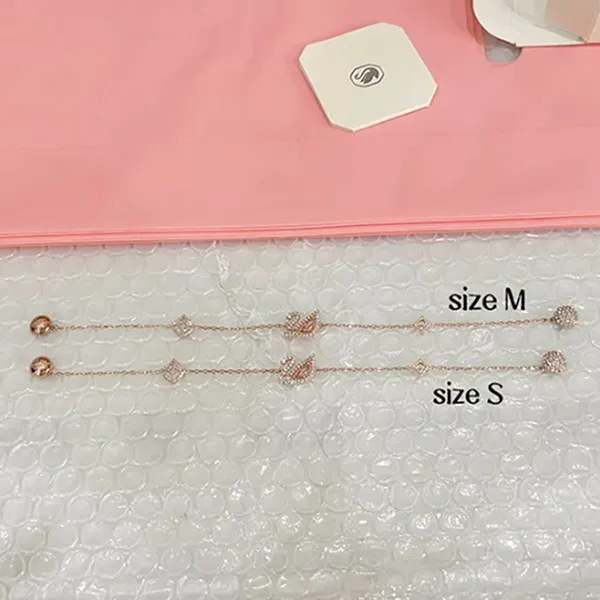 Vòng Đeo Tay Nữ Swarovski Dazzling Swan Bracelet 5485876 Màu Vàng Hồng Size S