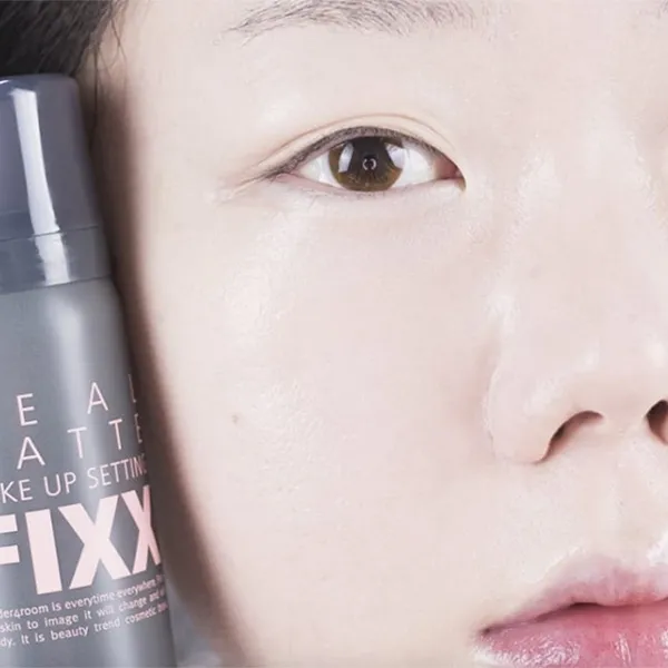 Xịt Khóa Nền Cho Da Dầu So'Natural Real Matte Make Up Setting Fixx 75ml