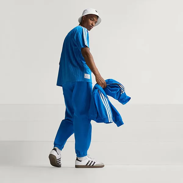 Áo Thun Bóng Đá Unisex Adidas Real Madrid Terrace Icons JN3060 Màu Xanh Blue Size S