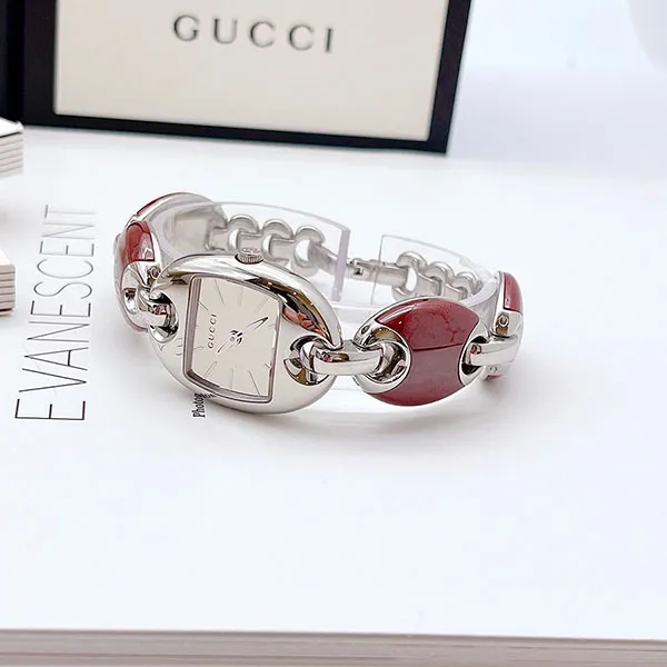 Đồng Hồ Nữ Gucci Marina Chain Silver Dial Steel And Ceramic YA121516 Màu Đỏ Bạc