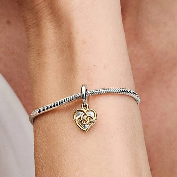 Hạt Vòng Charm Pandora Lab-grown Diamond Engravable Mom Double Dangle 763237C01 Màu Vàng/Bạc