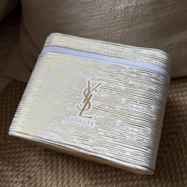 Hộp Đựng Mỹ Phẩm Yves Saint Laurent YSL Limited 2025 Gift (White&Gold) Màu Trắng - Vàng