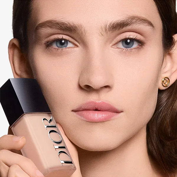 Kem Nền Mịn Lì Dior Forever Skin Wear Blurring Natural Matte Foundation Tone 0.5N 30ml