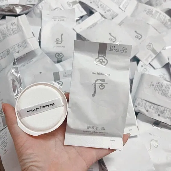 Lõi Phấn Nước Dưỡng Trắng Whoo Gongjinhyang Seol Radiant White Moisture Cushion Tone 21