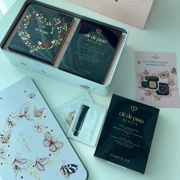 Set Phấn Nước Cushion Clé De Peau Dewy Butterfly Kisses Tone B00(1 Case + 2 Lõi)