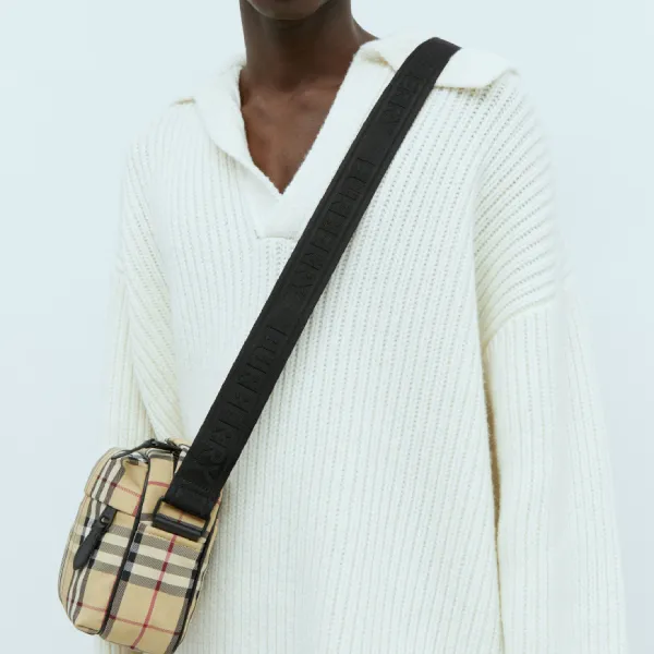 Túi Đeo Chéo Nam Burberry Paddy Crossbody Bag 8084111 A7026 Màu Beige