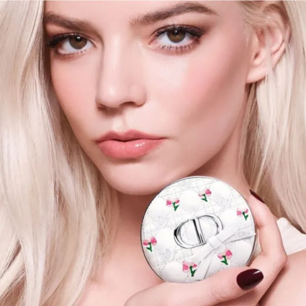 Vỏ Hộp Phấn Nước Dior Forever Cushion Compact Flowery Bow Limited Edition Màu Trắng