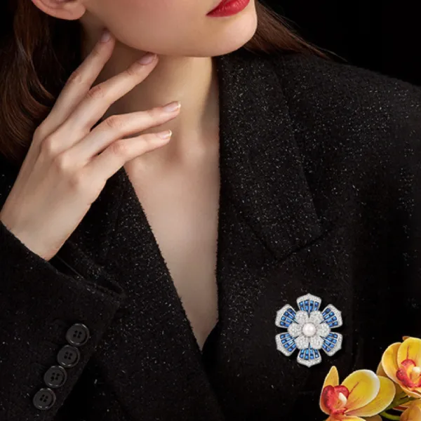 Cài Áo Nữ Meri Blue Petal BR50 Màu Xanh Bạc