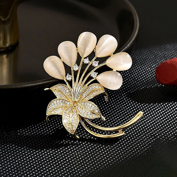 Cài Áo Nữ Meri Moonlit Bloom BR59 Màu Vàng Gold