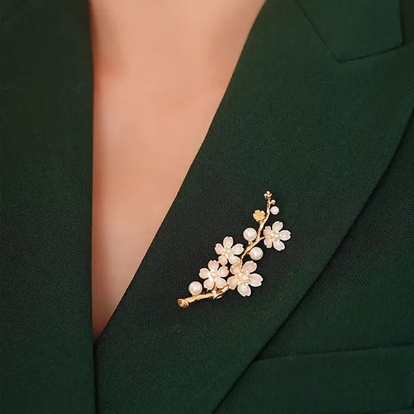 Cài Áo Nữ Meri Pearl Apricot Sprig BR108 Màu Vàng/Trắng