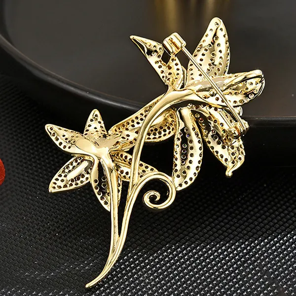 Cài Áo Nữ Meri Sunlit Lily BR68 Màu Vàng Gold