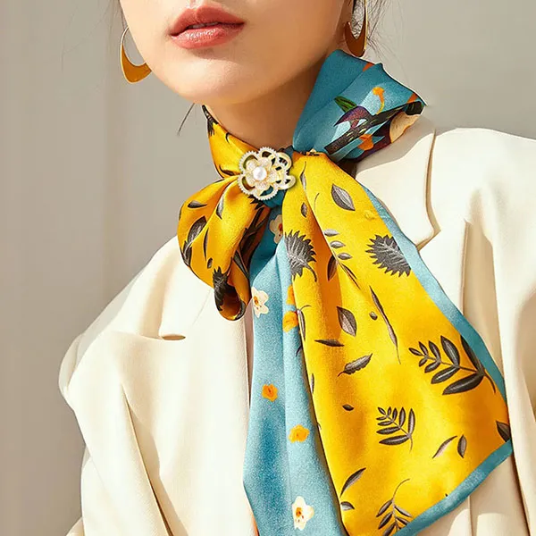 Cài Khăn Nữ Meri Flora Glow BR74 Màu Vàng/Trắng