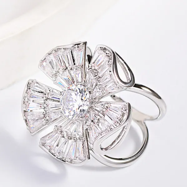 Cài Khăn Nữ Meri Sparkling Bloom BR936-T Màu Trắng