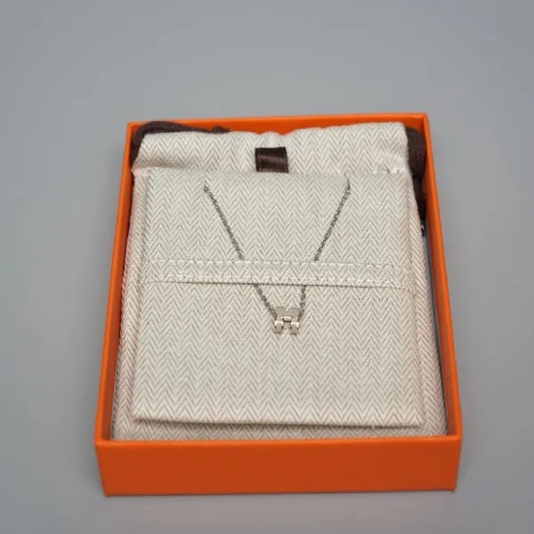 Dây Chuyền Nữ Hermès Mini Pop H Necklace In Marron Glace PHW Màu Nâu Hạt Dẻ