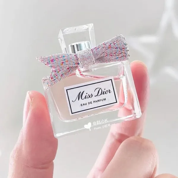 Nước Hoa Nữ Dior Miss Dior Mini Eau De Parfum 5ml