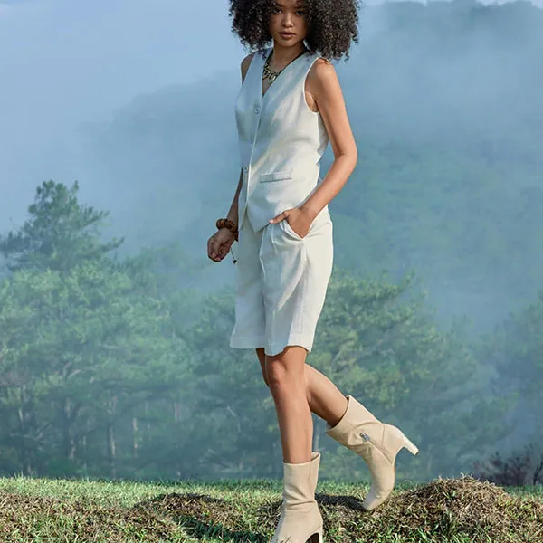 Quần Short Nữ F2 Fashion & Freedom Into The Wood QS92-T-S-0524 Màu Trắng Size S