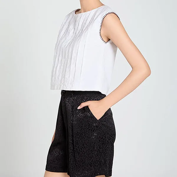 Quần Short Nữ F2 Fashion & Freedom Lụa A Touch Of Effortless Elegance QS91-DEN-XXL-0524 Màu Đen Họa Tiết Size XXL