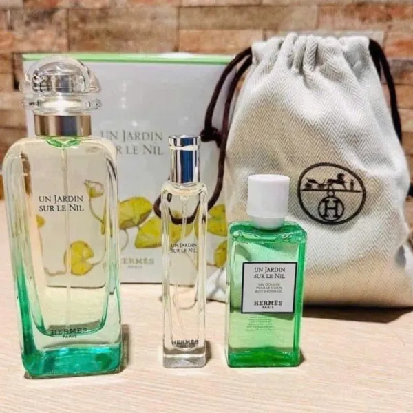 Set Nước Hoa Unisex Hermès Un Jardin Sur Le Nil (EDT 100ml + 15ml + Sữa Tắm 40ml + Túi Vải)