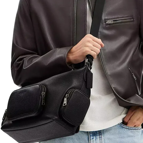 Túi Đeo Chéo Nam Coach Finn Crossbody Bag With Pockets CCG15 Màu Đen