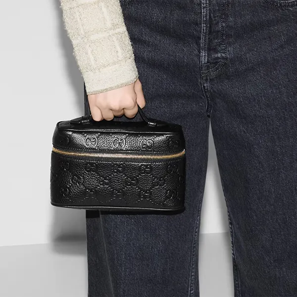 Túi Đeo Chéo Nữ Gucci GG Emblem Small Bag 815949 AAEEM 1000 Màu Đen