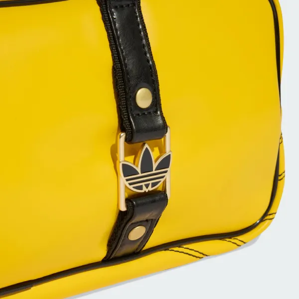 Túi Đeo Vai Nữ Adidas Elongated Airliner Bag KE0687 Màu Vàng