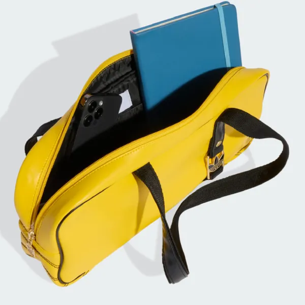 Túi Đeo Vai Nữ Adidas Elongated Airliner Bag KE0687 Màu Vàng
