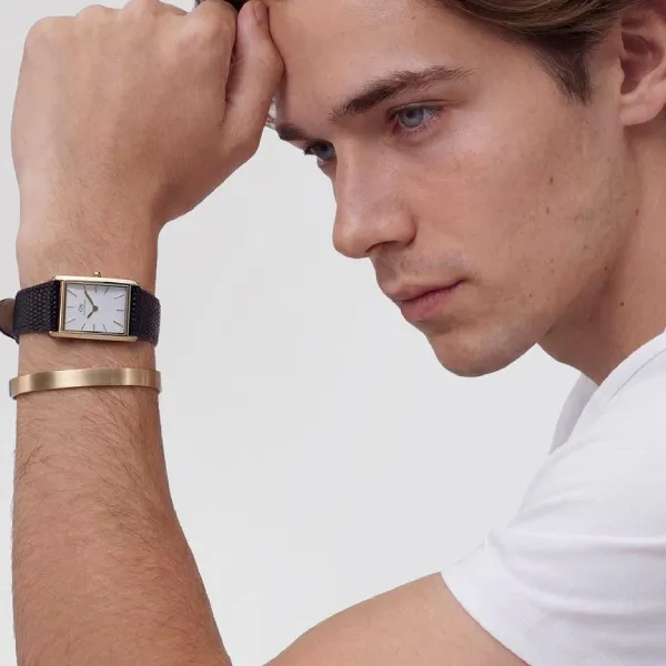 Vòng Đeo Tay Daniel Wellington Line Cuff Brushed DW00401764 Màu Vàng Gold Size S