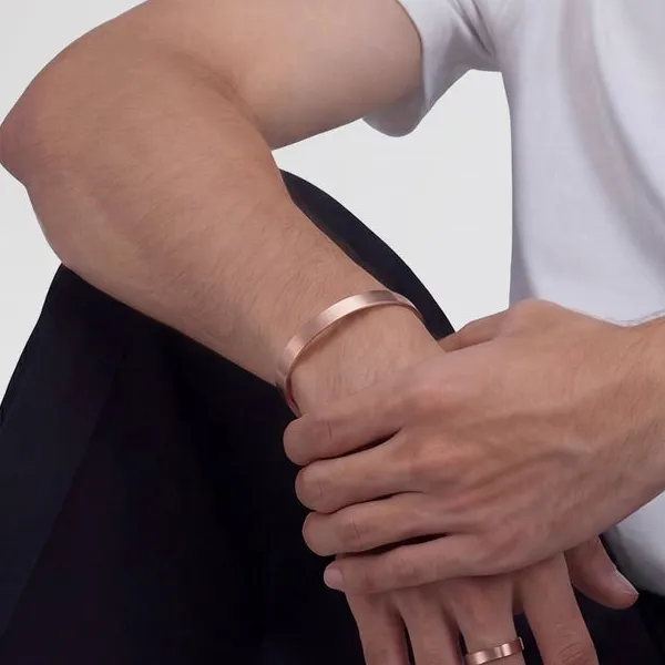 Vòng Đeo Tay Daniel Wellington Line Cuff Brushed DW00401765 Màu Vàng Hồng Size S