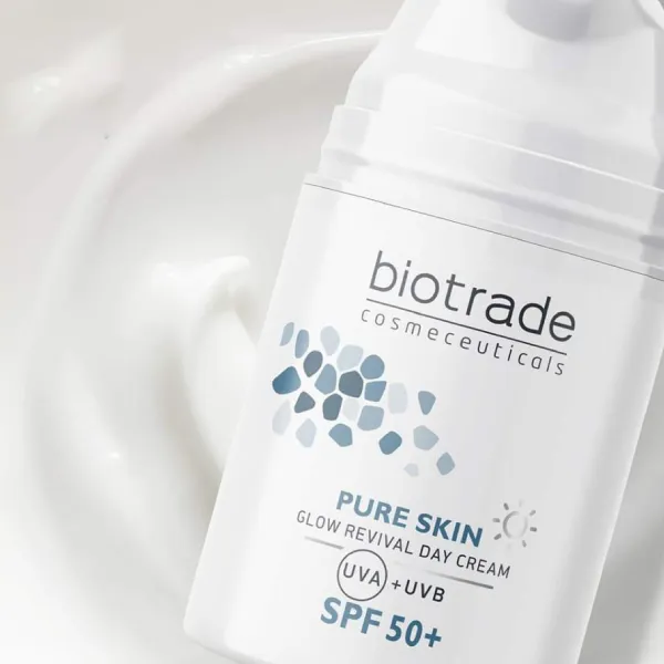 Kem Dưỡng Làm Sáng Da Kết Hợp Chống Nắng Biotrade Pure Skin Glow Revival Day Cream SPF50+ 50ml