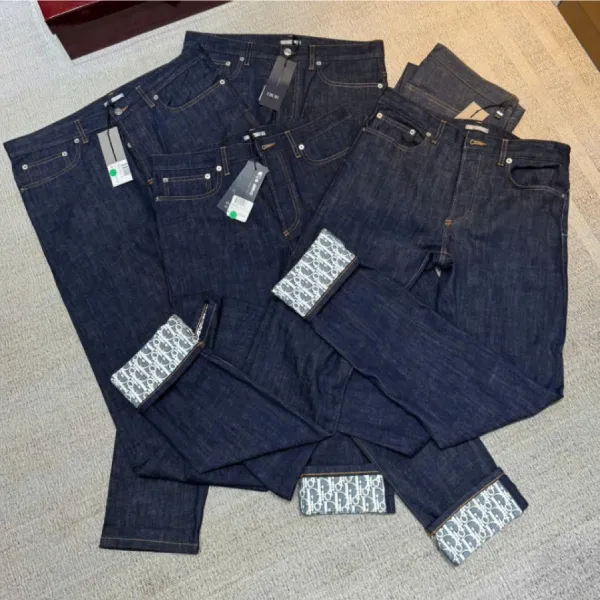 Quần Jean Nam Dior With Lettering On The Back Pocket 193DS00J226X Màu Xanh Size 32