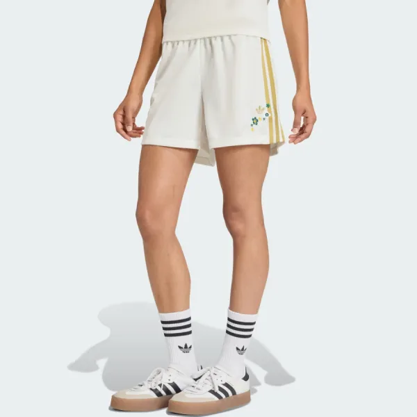 Quần Short Nữ Adidas Originals x Liberty London Firebird KE3663 Màu Trắng Sữa Size XS